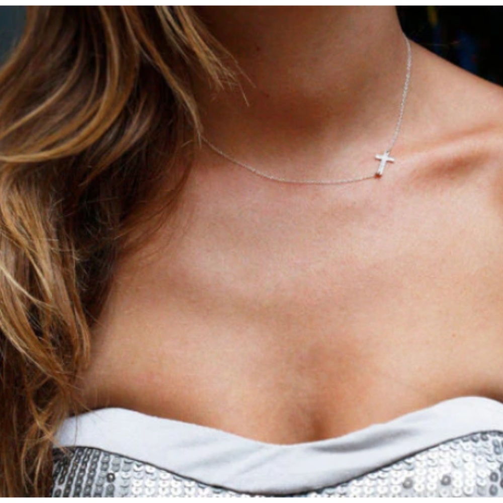 Christian Cross Minimalist Charm Worship Necklace - Picture 5 of 8